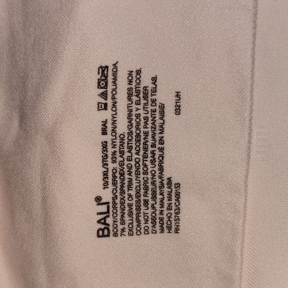 2 Bali pull on no wire bras - Picture 5 of 5